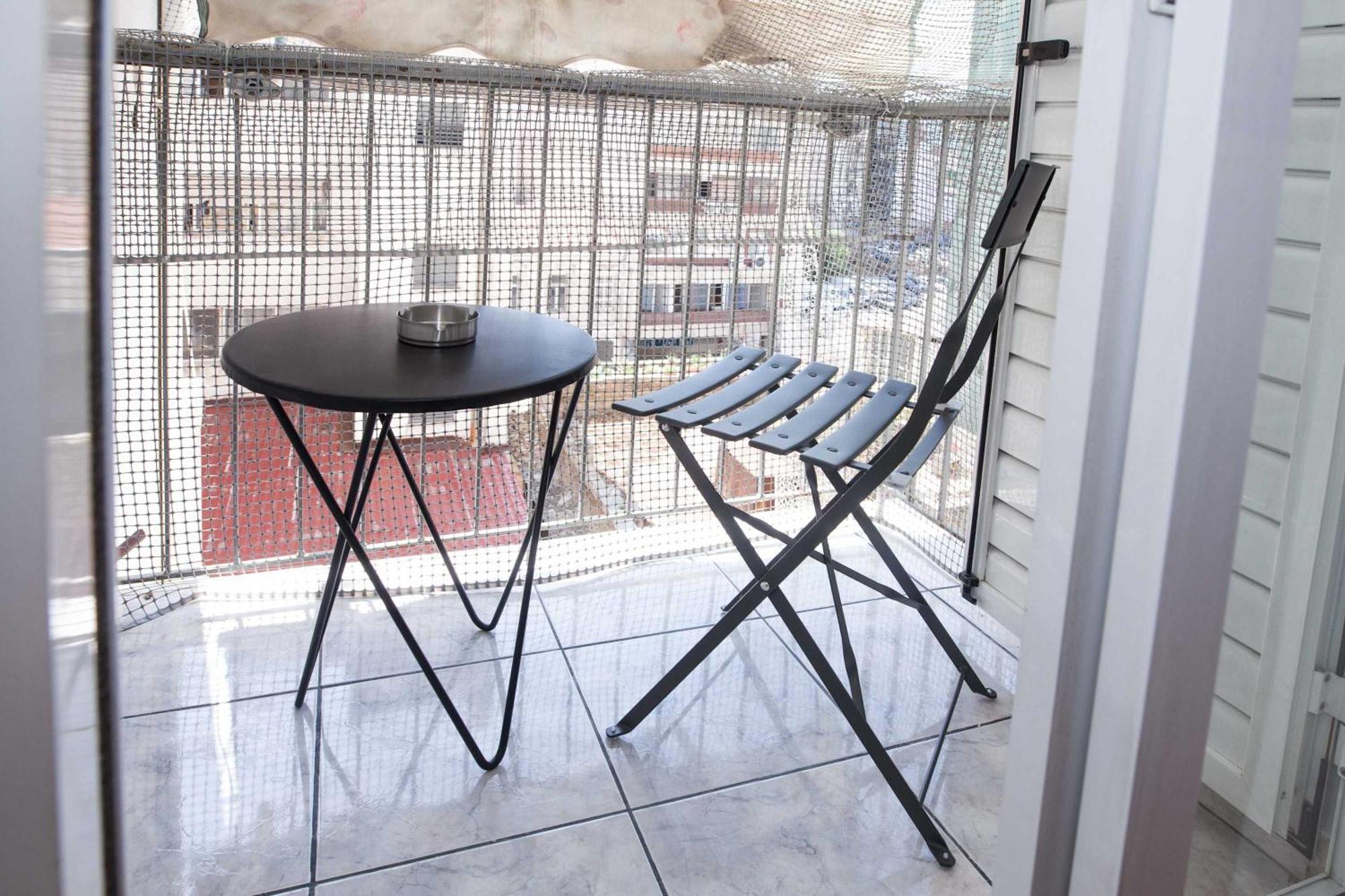 Central 2 Bd Apt With Balcony By Monastiraki 雅典 外观 照片