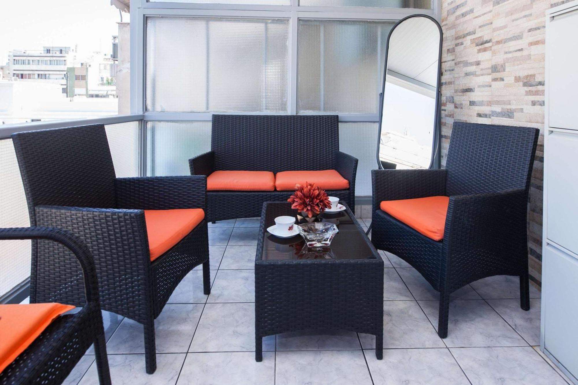 Central 2 Bd Apt With Balcony By Monastiraki 雅典 外观 照片