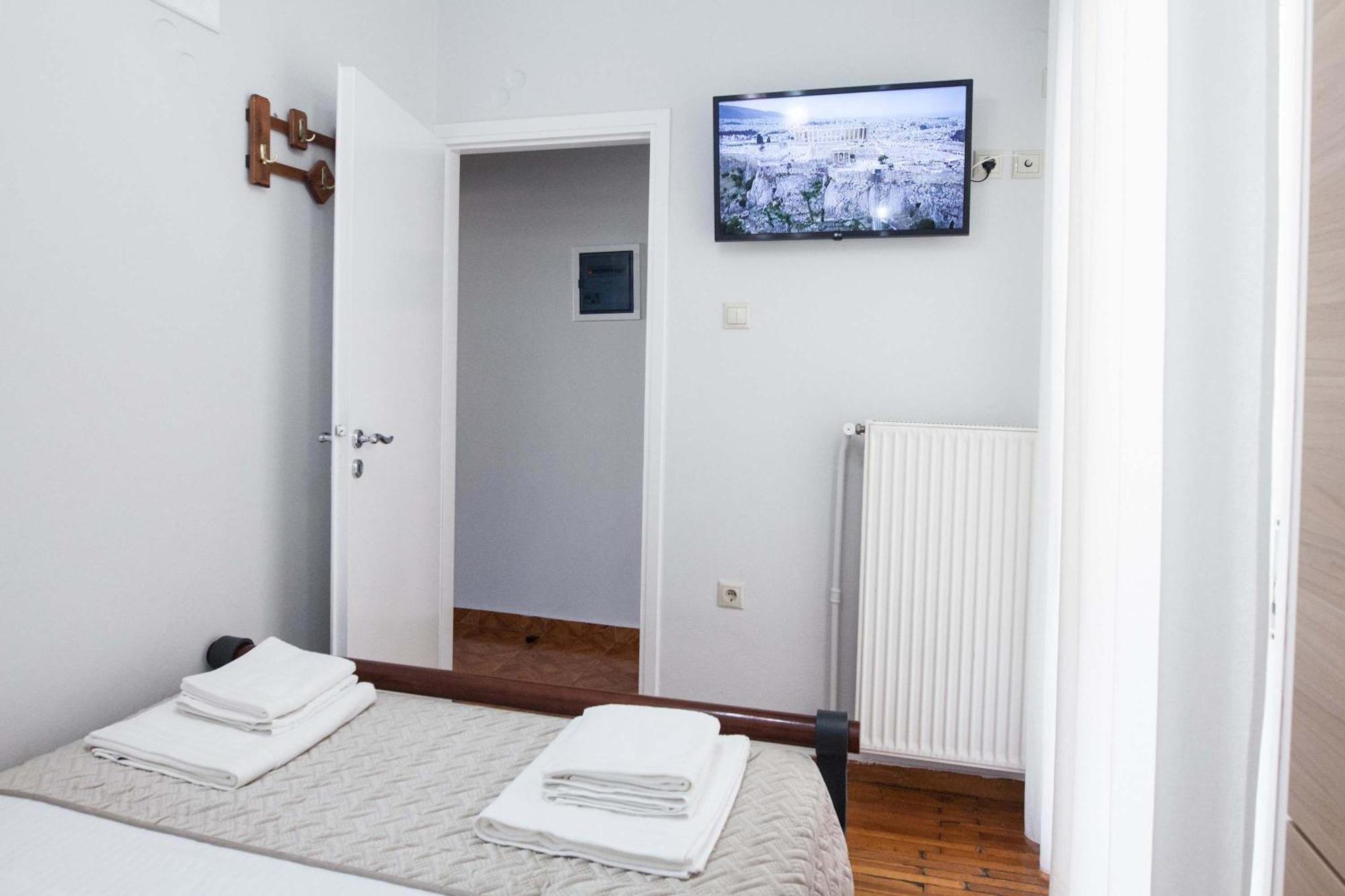Central 2 Bd Apt With Balcony By Monastiraki 雅典 外观 照片
