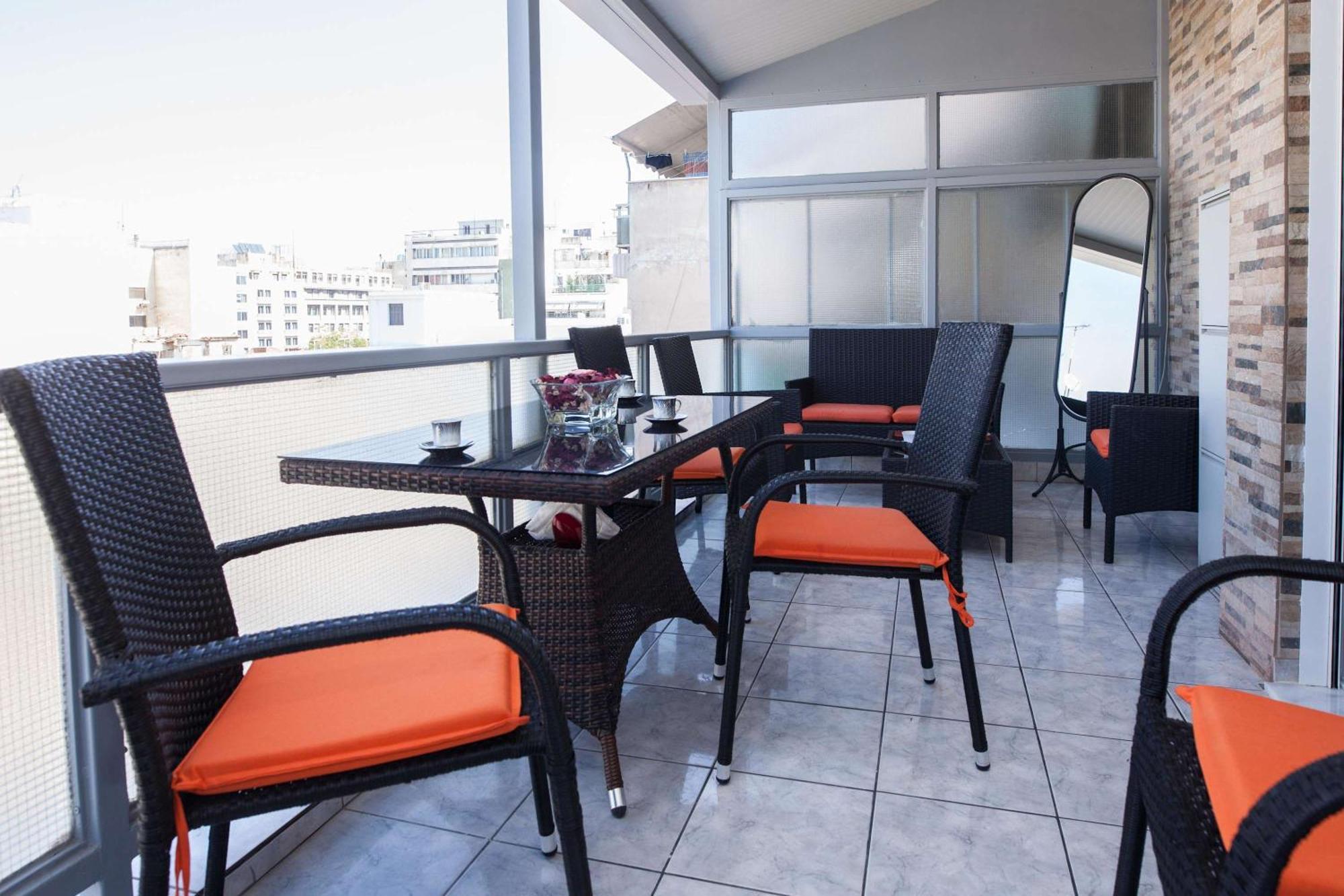 Central 2 Bd Apt With Balcony By Monastiraki 雅典 外观 照片